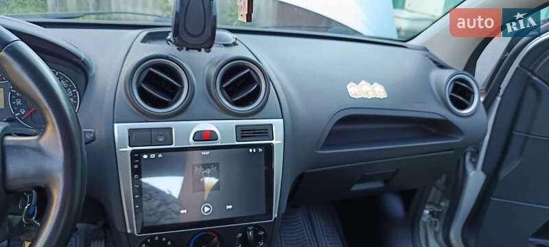 Хэтчбек Ford Fiesta 2007 в Новгород-Северском