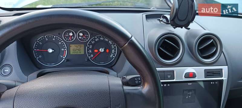 Хэтчбек Ford Fiesta 2007 в Новгород-Северском
