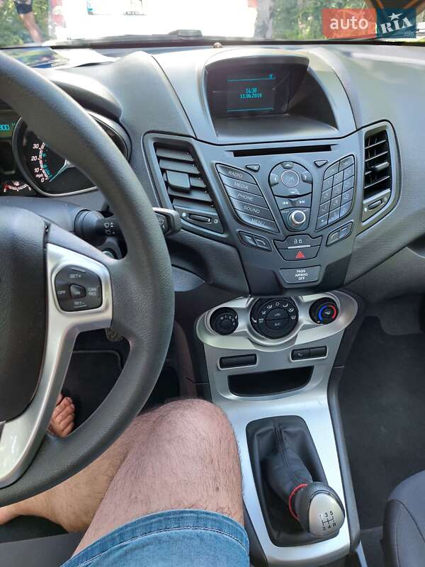 Седан Ford Fiesta 2017 в Житомире