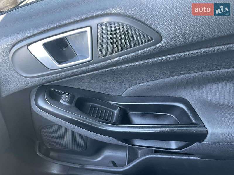 Хэтчбек Ford Fiesta 2013 в Киеве