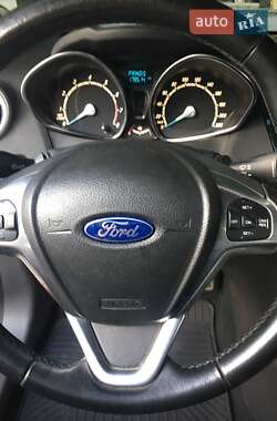 Хэтчбек Ford Fiesta 2013 в 