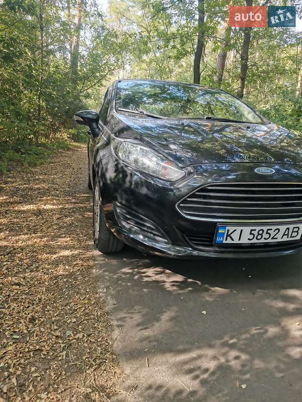 Хэтчбек Ford Fiesta 2016 в Киеве