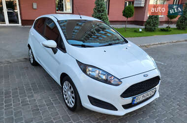 Хэтчбек Ford Fiesta 2016 в 
