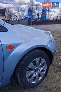 Хэтчбек Ford Fiesta 2007 в 