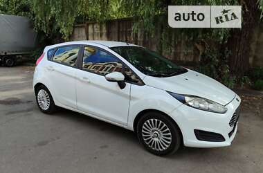 Хетчбек Ford Fiesta 2015 в Києві