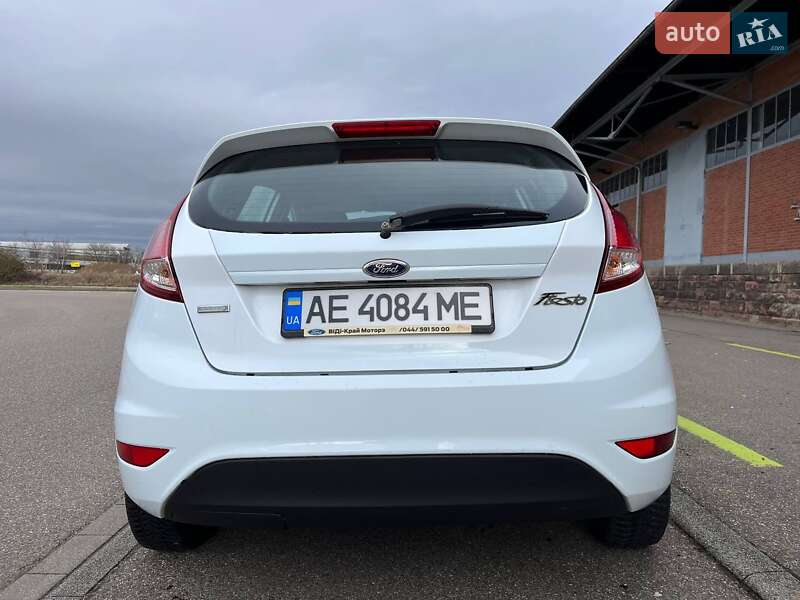 Хэтчбек Ford Fiesta 2016 в Каменском