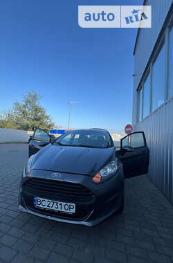 Седан Ford Fiesta 2014 в Львові