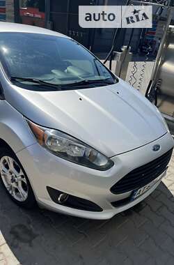 Седан Ford Fiesta 2015 в Коломые