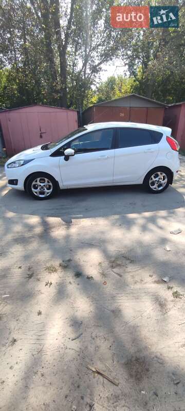 Хетчбек Ford Fiesta 2016 в Черкасах