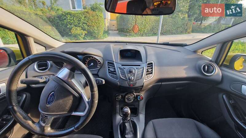 Хэтчбек Ford Fiesta 2013 в Львове