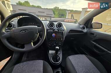 Хэтчбек Ford Fiesta 2007 в 