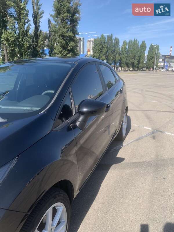 Седан Ford Fiesta 2018 в Києві