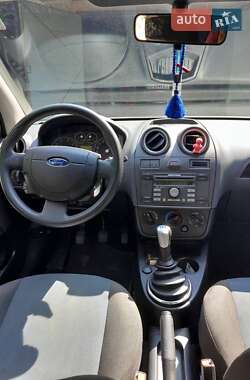 Хэтчбек Ford Fiesta 2007 в Сваляве