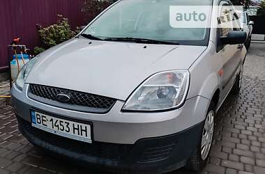 Хэтчбек Ford Fiesta 2005 в Первомайске