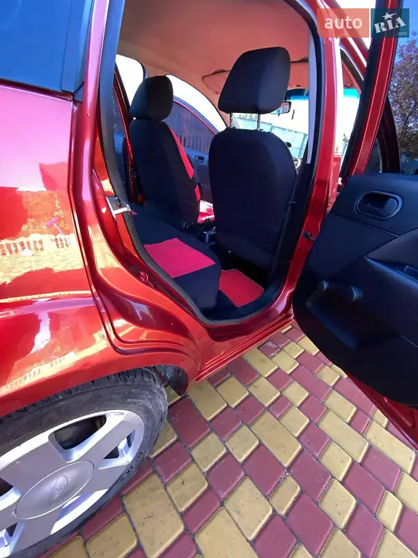Ford Fiesta 2007 VIN WF0HXXGAJH7L81353 фото оголошення 5 з 50