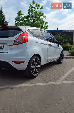 Хэтчбек Ford Fiesta 2013 в 