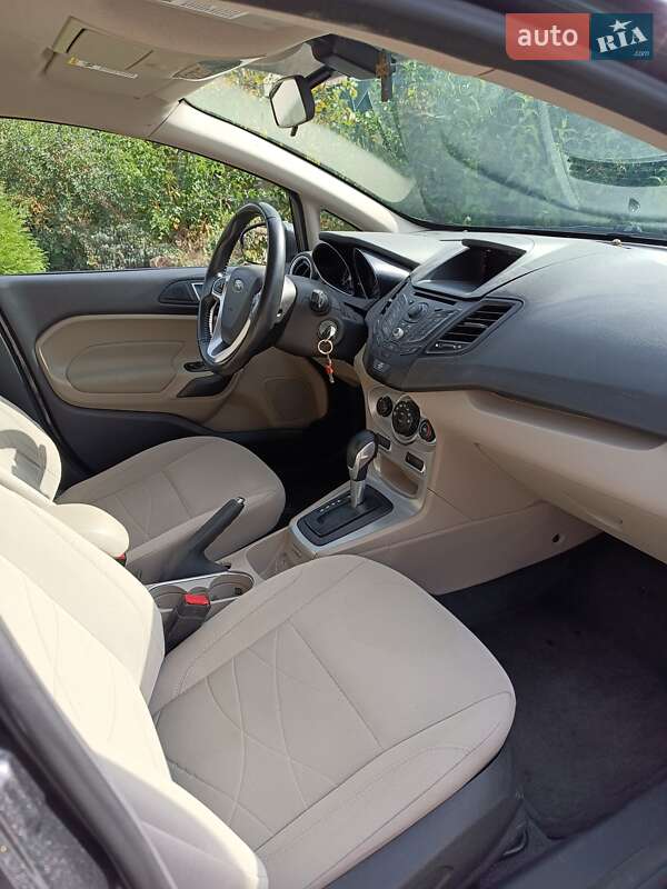Седан Ford Fiesta 2015 в Умани фото 4 Седан Ford Fiesta 2015 в Умани