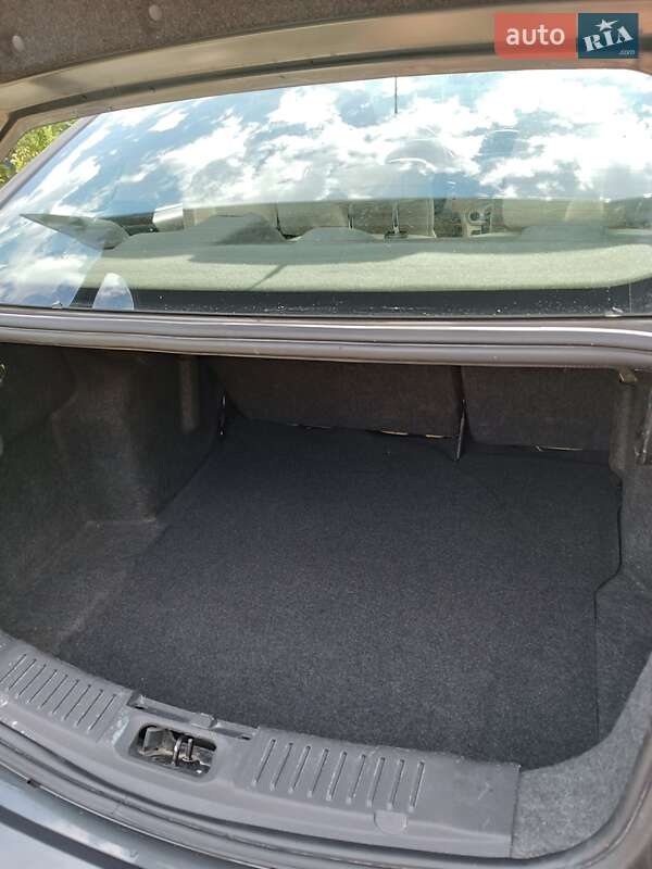 Седан Ford Fiesta 2015 в Умани фото 5 Седан Ford Fiesta 2015 в Умани