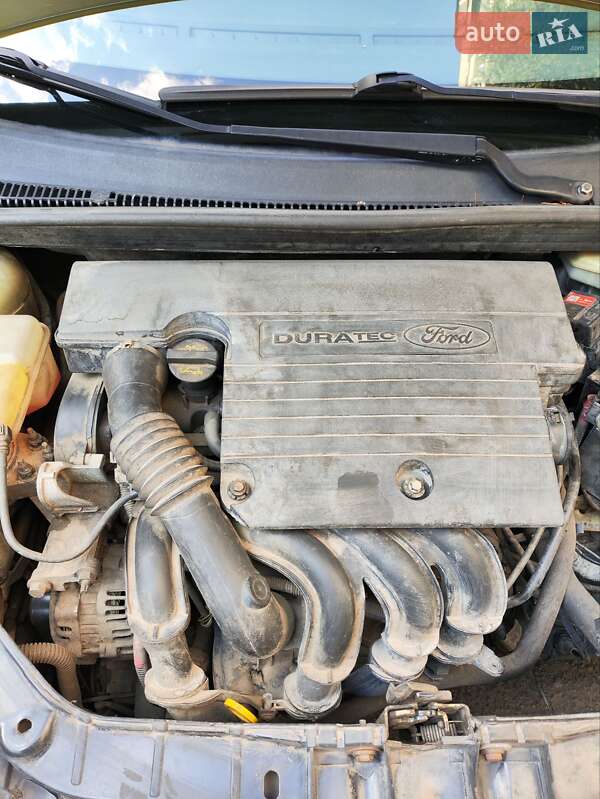 Хэтчбек Ford Fiesta 2006 в Запорожье
