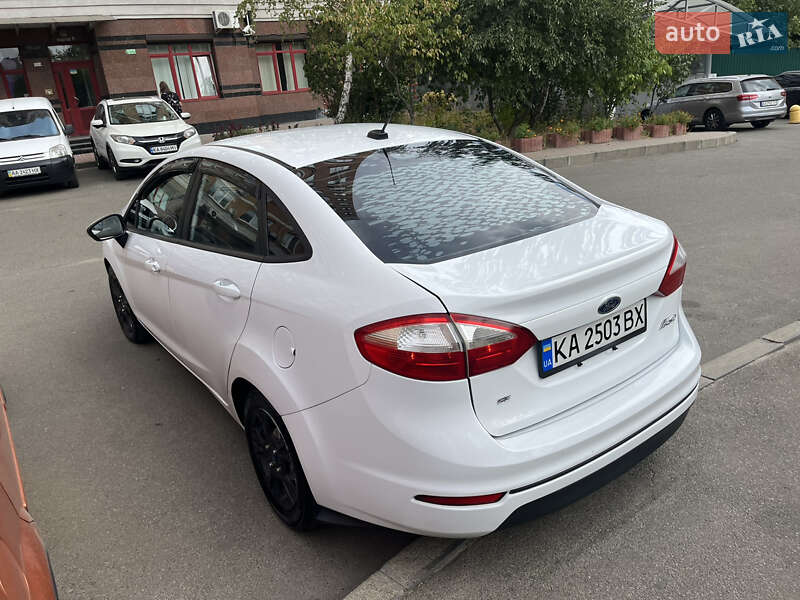 Седан Ford Fiesta 2013 в Вишневом