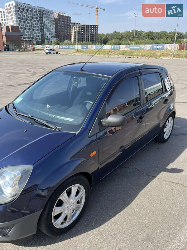 Хэтчбек Ford Fiesta 2005 в Киеве