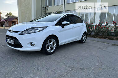 Хэтчбек Ford Fiesta 2011 в Краснограде