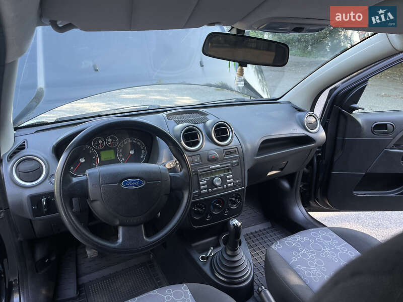 Хэтчбек Ford Fiesta 2007 в Лубнах