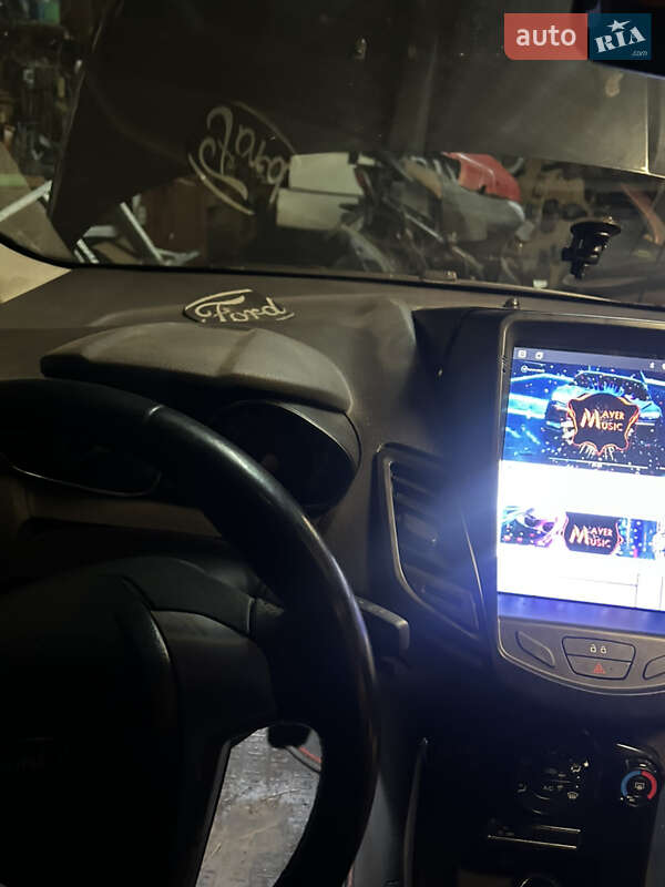 Хэтчбек Ford Fiesta 2013 в Нежине