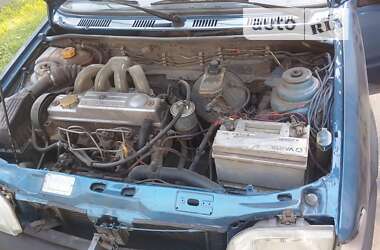 Хэтчбек Ford Fiesta 1990 в 