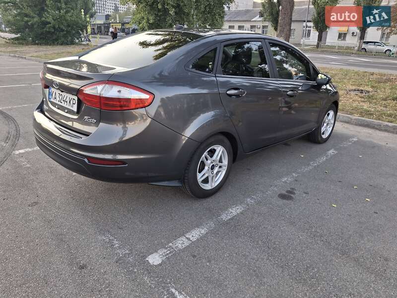 Седан Ford Fiesta 2018 в Киеве