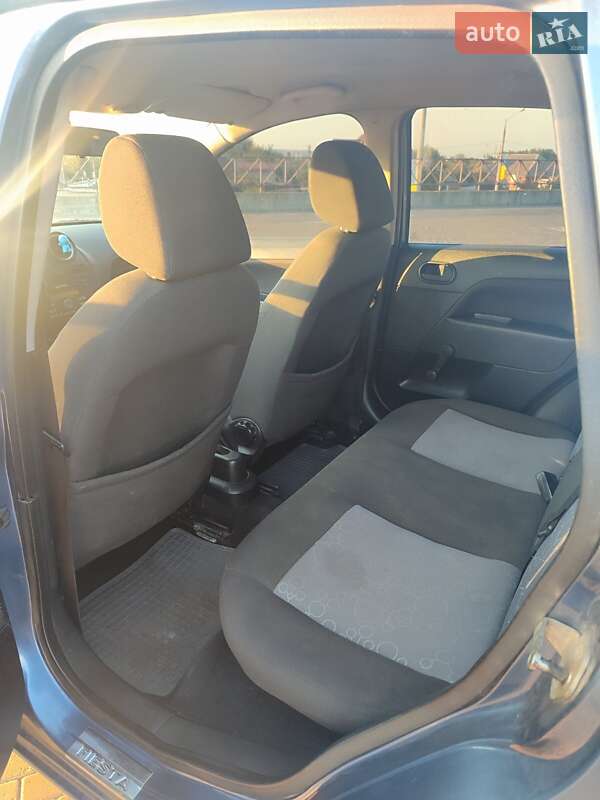 Хэтчбек Ford Fiesta 2006 в Харькове