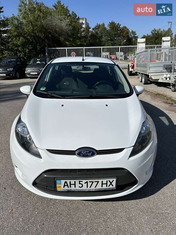 Хэтчбек Ford Fiesta 2012 в Киеве