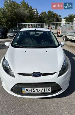 Хэтчбек Ford Fiesta 2012 в 