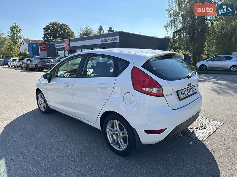 Хэтчбек Ford Fiesta 2012 в Киеве