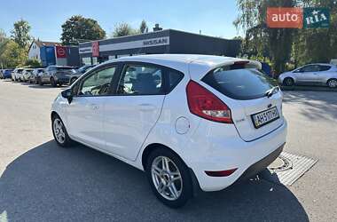 Хэтчбек Ford Fiesta 2012 в 