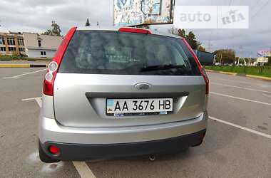 Хэтчбек Ford Fiesta 2007 в Киеве