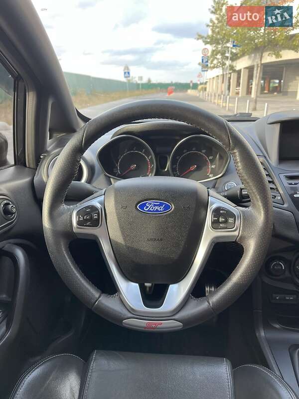Хэтчбек Ford Fiesta 2018 в Киеве