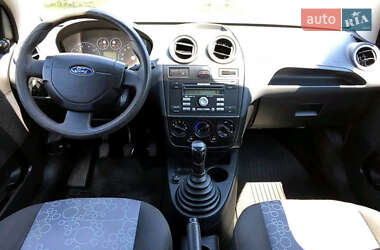 Хэтчбек Ford Fiesta 2008 в 