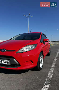 Хэтчбек Ford Fiesta 2012 в 