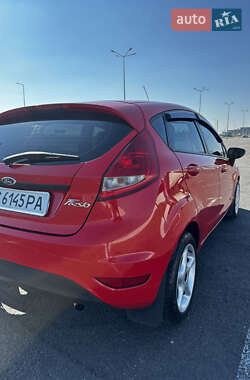 Хэтчбек Ford Fiesta 2012 в 