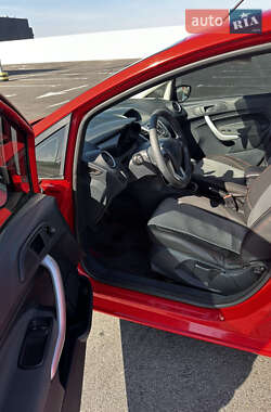Хэтчбек Ford Fiesta 2012 в 