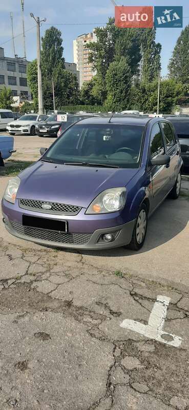 Хэтчбек Ford Fiesta 2008 в 