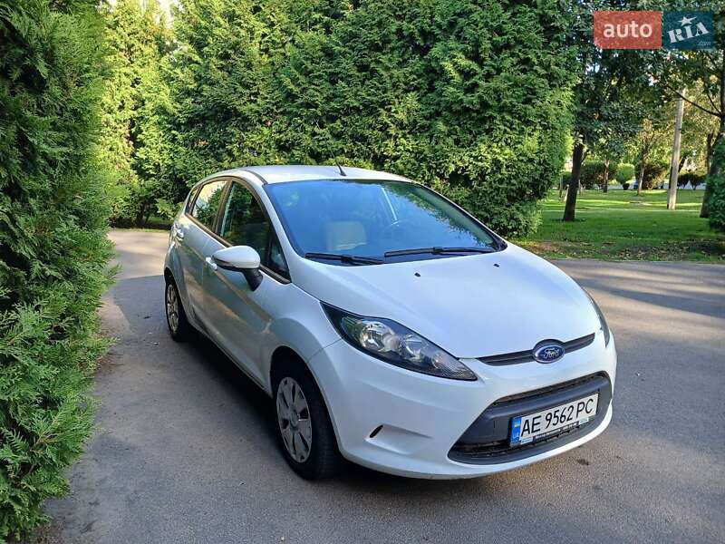 Хэтчбек Ford Fiesta 2012 в Днепре