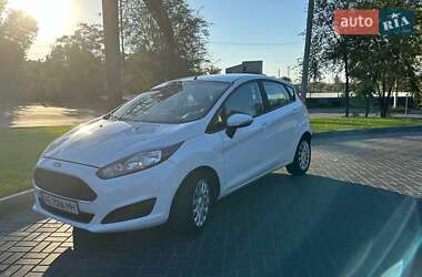 Хэтчбек Ford Fiesta 2016 в 