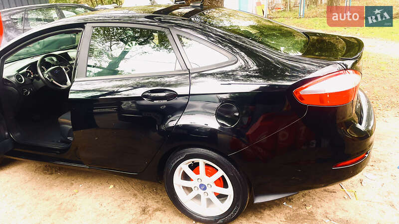 Седан Ford Fiesta 2017 в Киеве