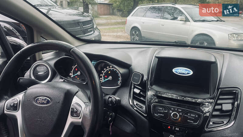 Седан Ford Fiesta 2017 в Киеве