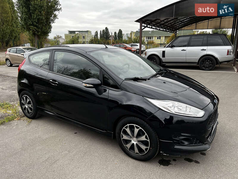 Хэтчбек Ford Fiesta 2013 в Киеве