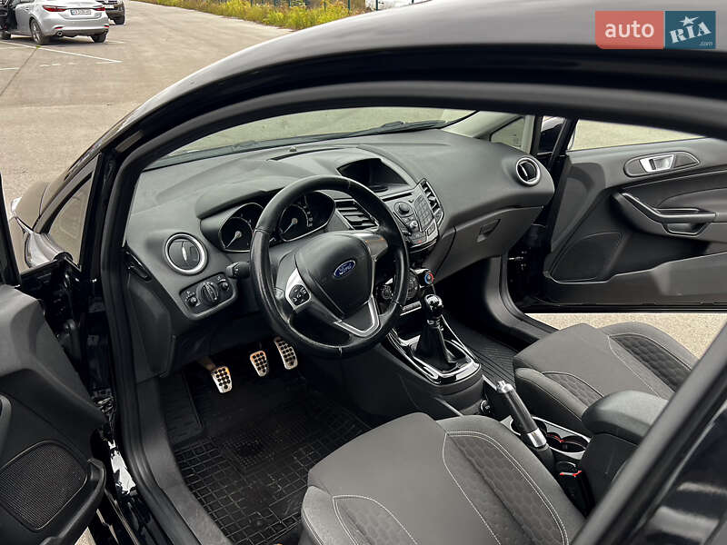 Хэтчбек Ford Fiesta 2013 в Киеве