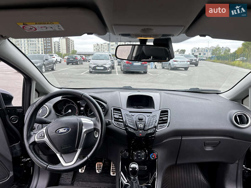 Хэтчбек Ford Fiesta 2013 в Киеве