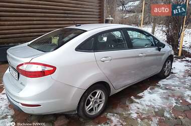 Седан Ford Fiesta 2017 в Черновцах